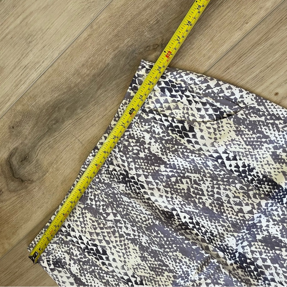 Snake Print Skirt w Pockets - Picture 5 of 14